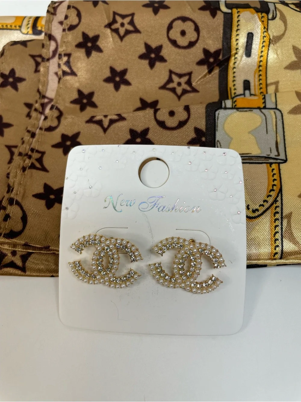 Fashion Gold Crystal Interlocking Stud Earrings NWT